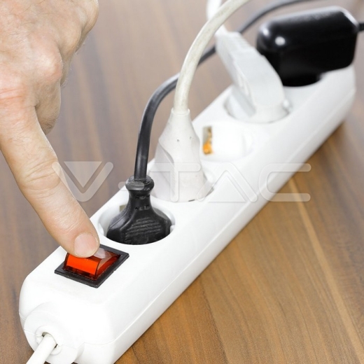 Enchufe 5 tomas con interruptor y cable 5m - 11